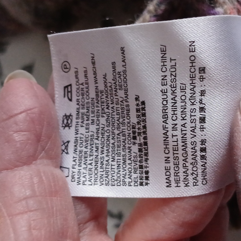 Mexx Sweater- Size medium - Picture 10 of 10